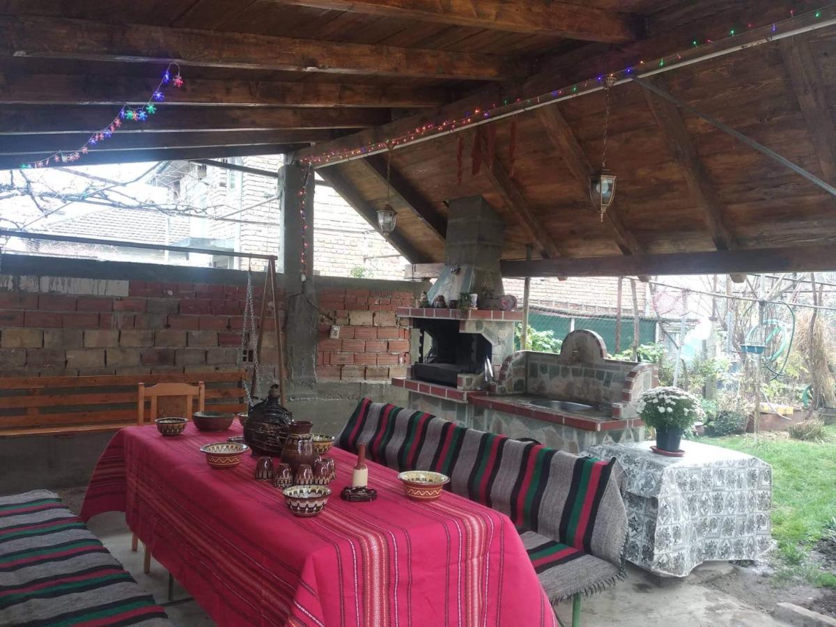 Guest House Proynovi Kalofer Exterior photo